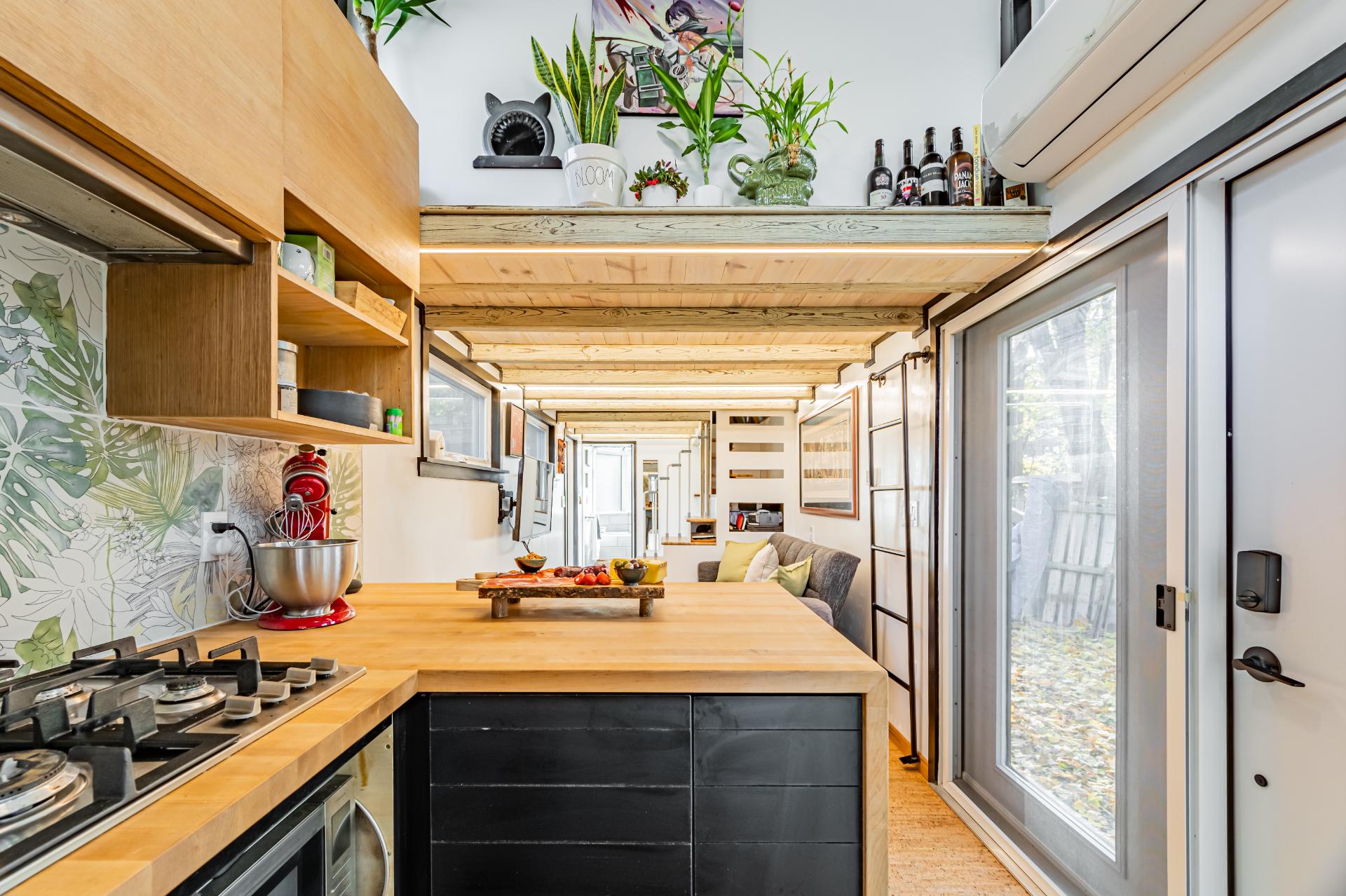 Kitchen - Domek by Acorn Tiny Homes