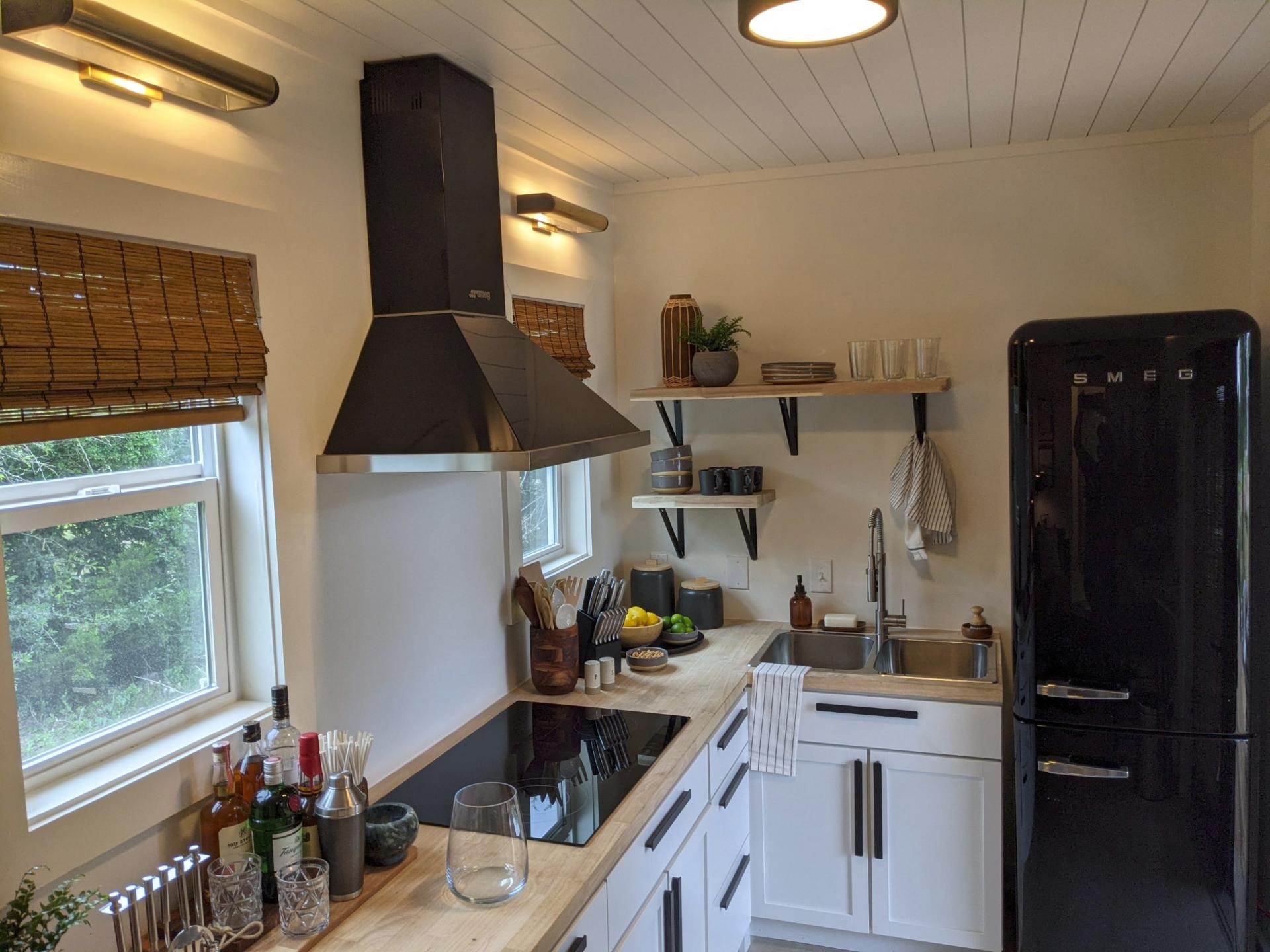 Kitchen with Full Size Appliances - Joshua by Bob's Containers