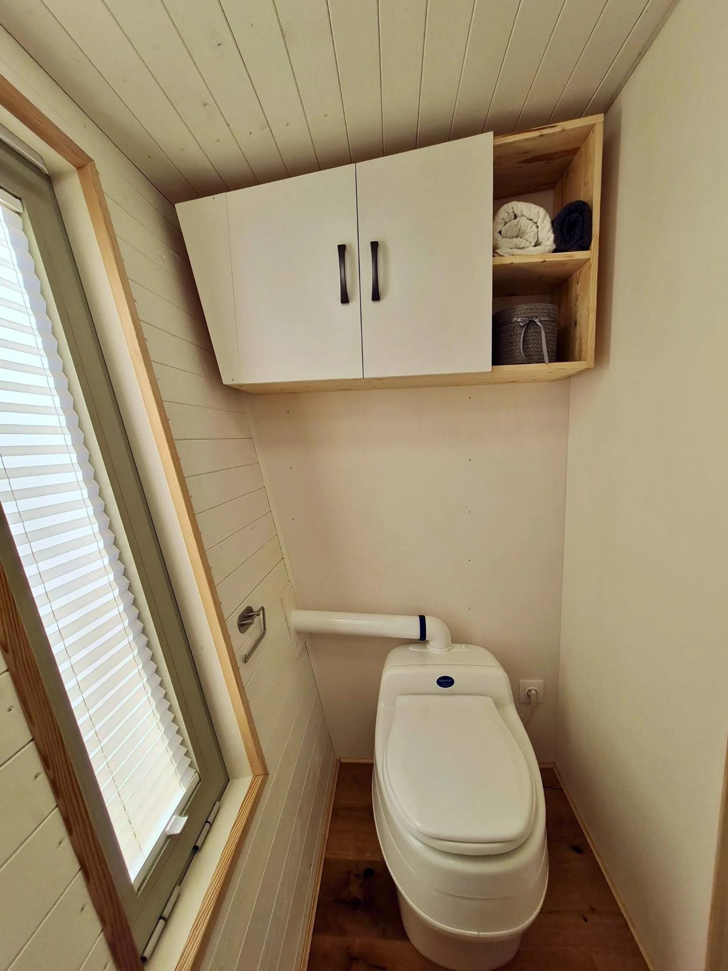 Composting Toilet - Saturn by Tiny Wunder House