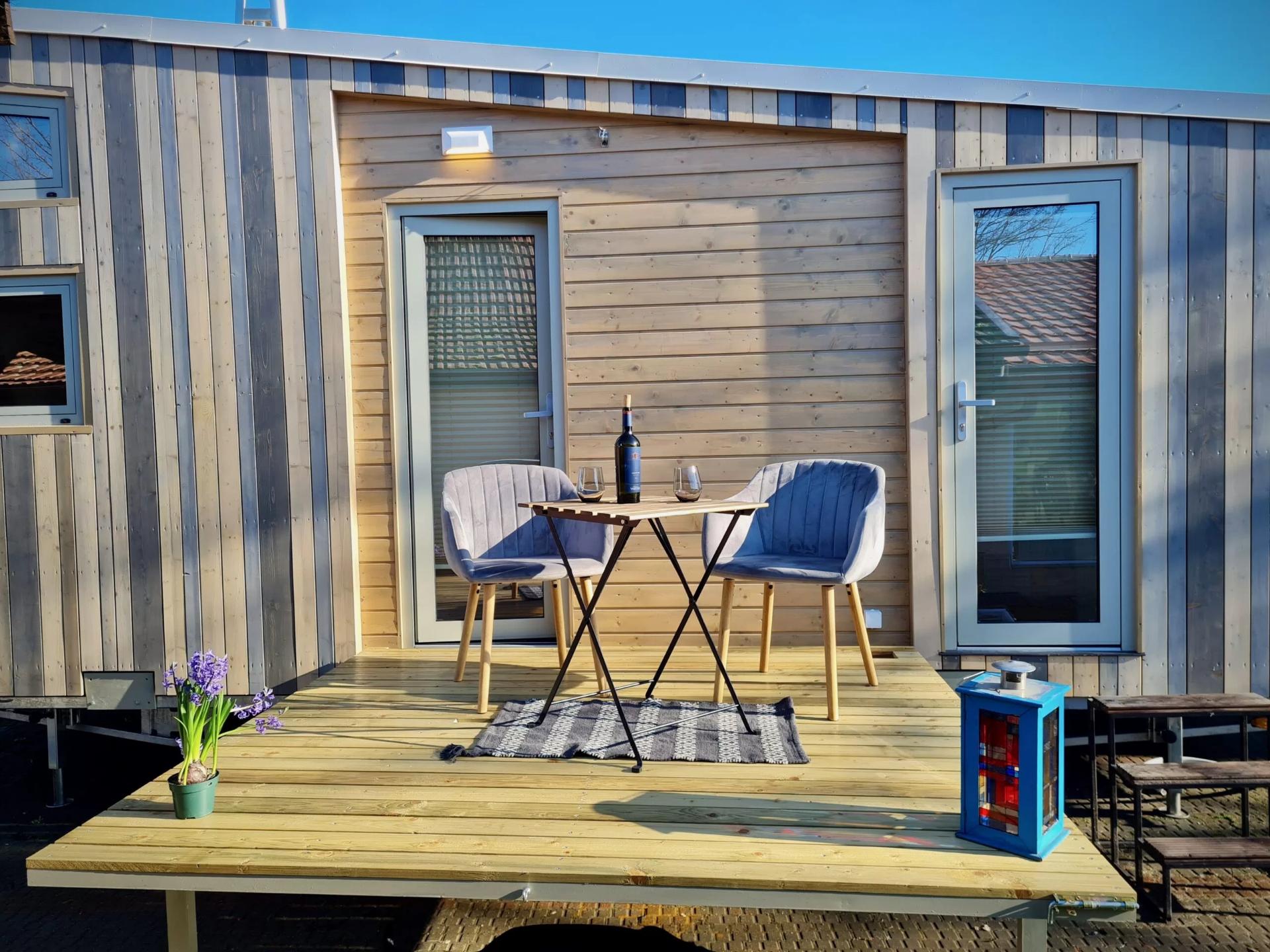 Tiny House Deck with Table and Chairs - Saturn by Tiny Wunder House