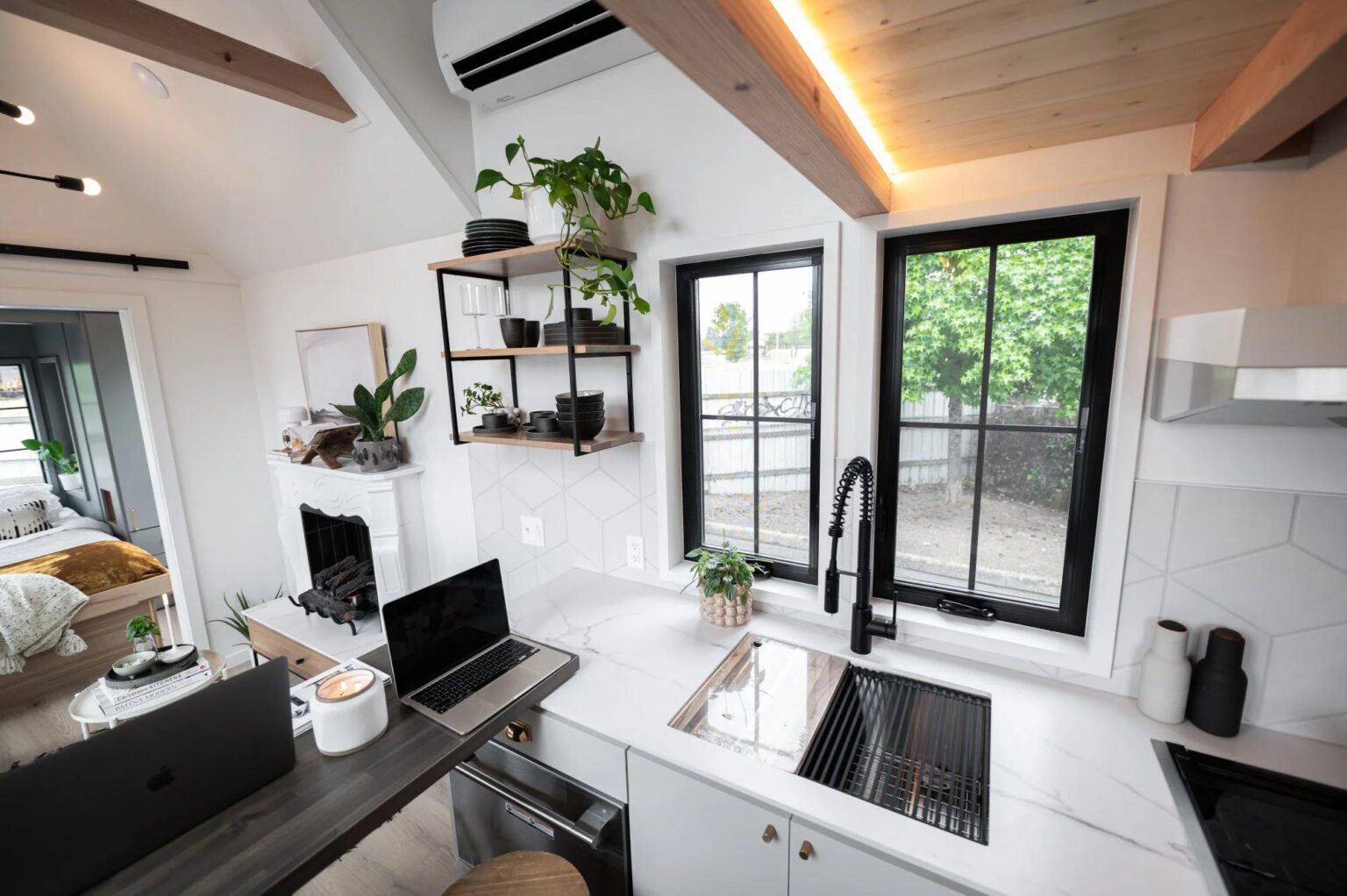 Modern Kootenay by Tru Form Tiny - Tiny Living