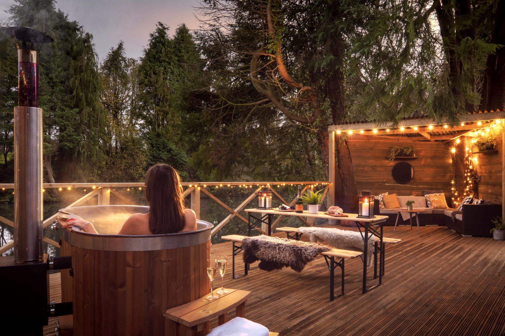 Large Deck with Hot Tub - Shepherds Parlour at The Shepherds Hut Retreat