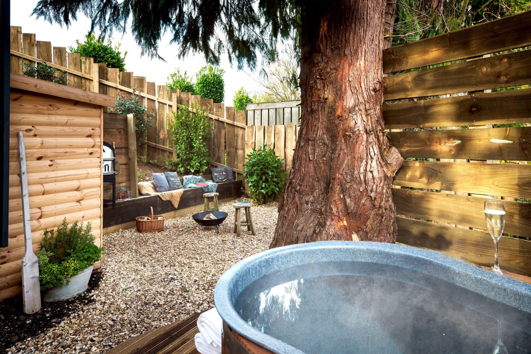 Fire Pit Area - Shepherds Parlour at The Shepherds Hut Retreat