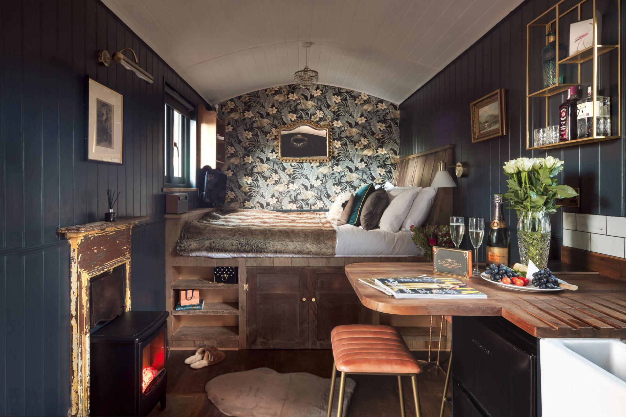 Counter and Raised Bed - Shepherds Parlour at The Shepherds Hut Retreat