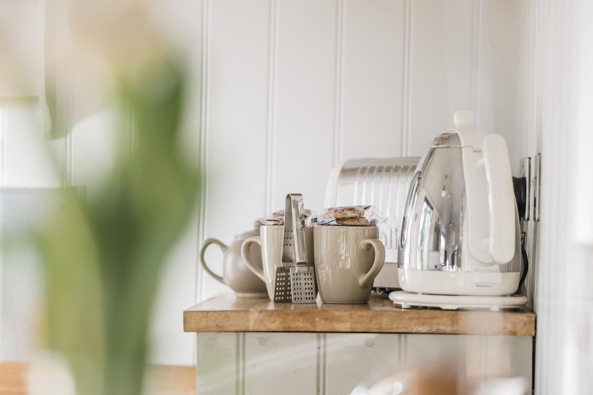 Coffee Pot and Cups - Shepherds Keep at The Shepherds Hut Retreat