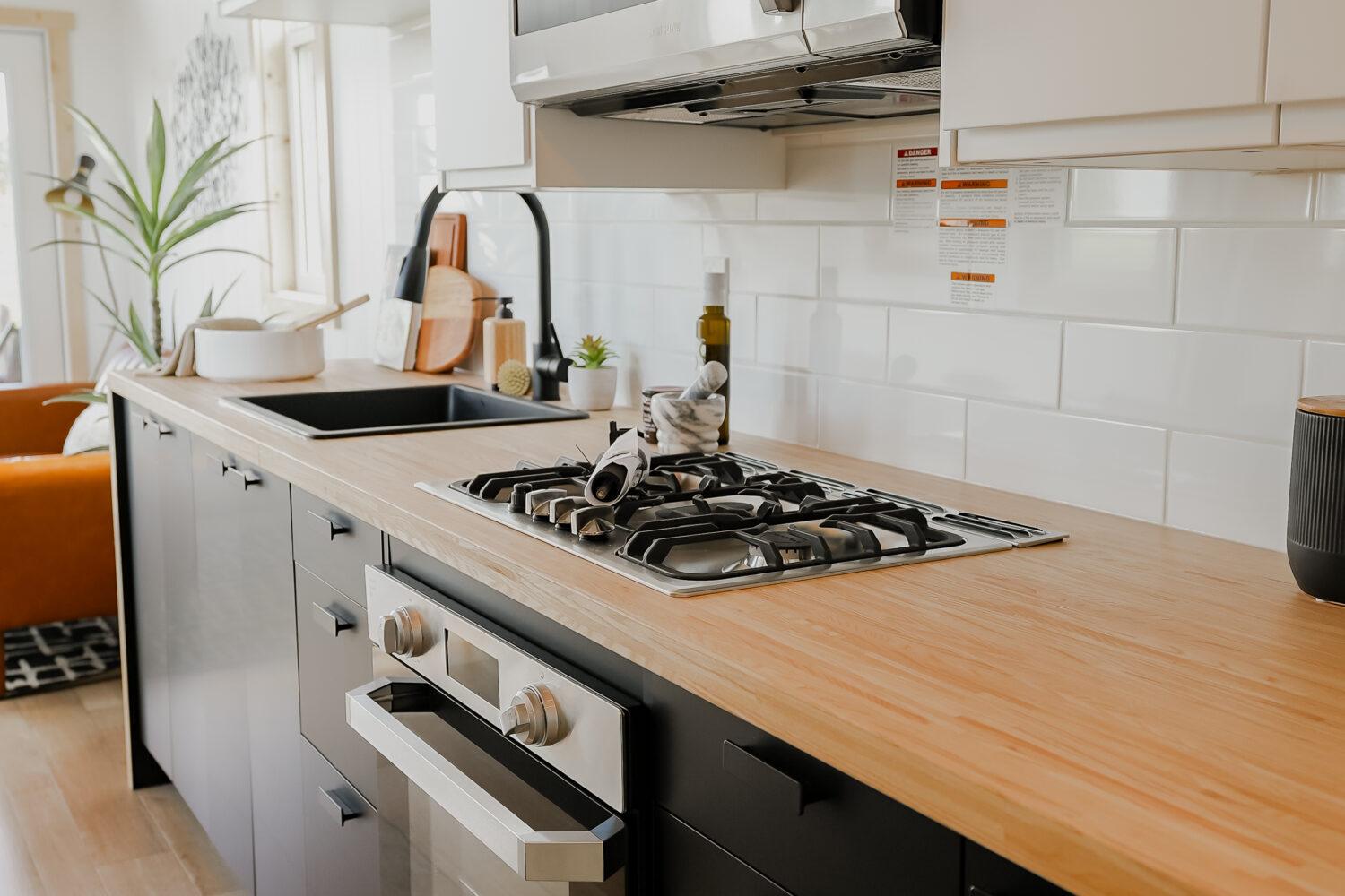 Cooktop and Oven - Onyx 2630 by Mint Tiny House Company