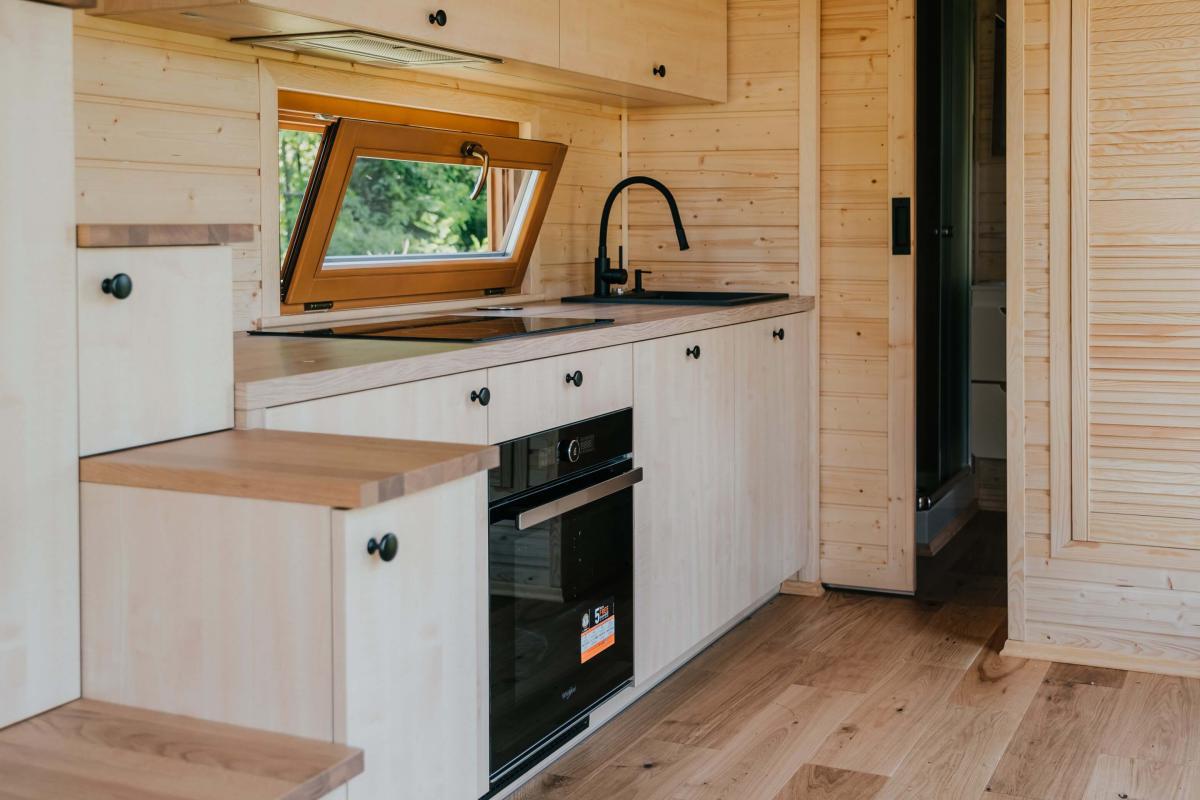 Kitchen with Oven - Elbrus by Berghaus